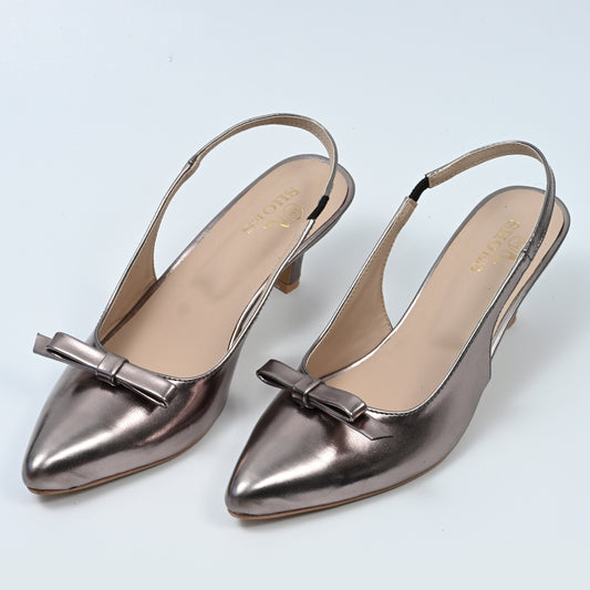 469 pointed pumps