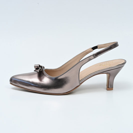 469 pointed pumps